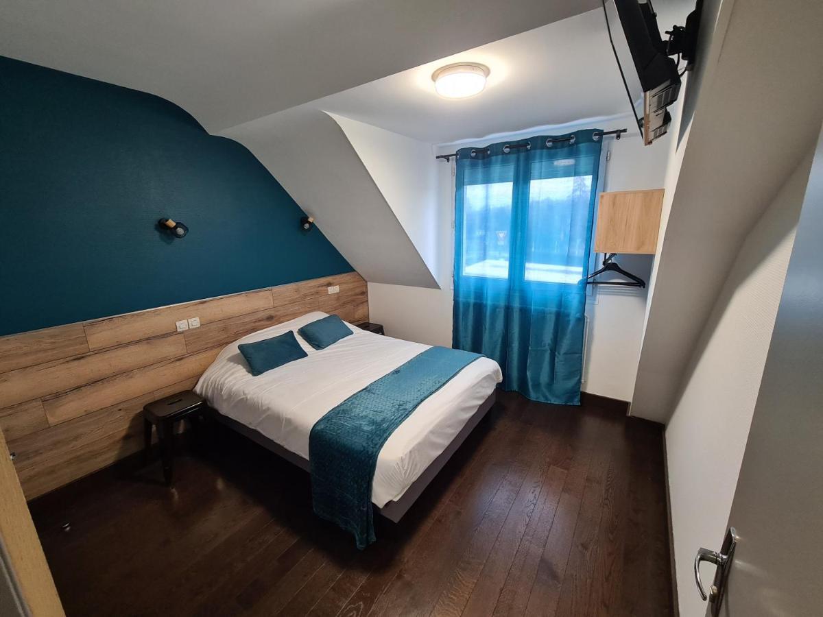 Berry Hotel La Châtre Buitenkant foto